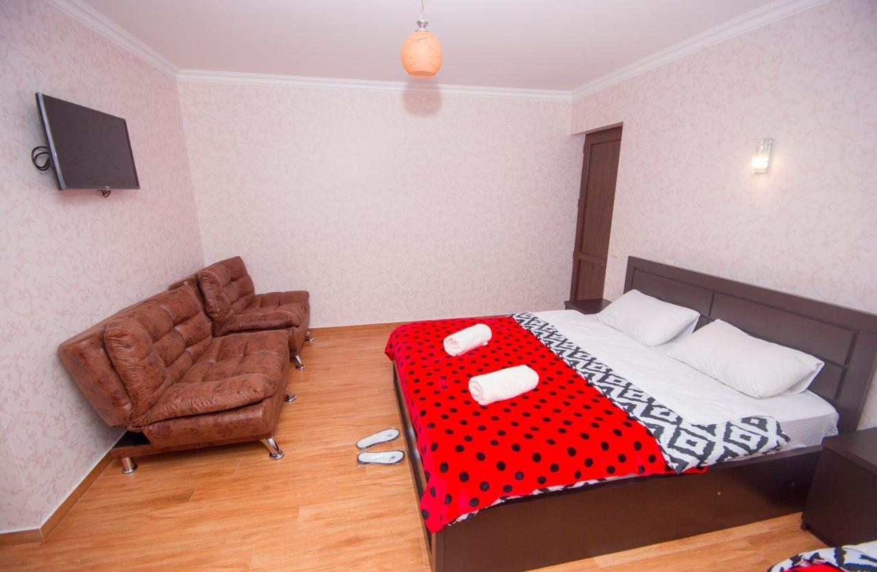 Hotel Elegant 2 Τυφλίδα Εξωτερικό φωτογραφία