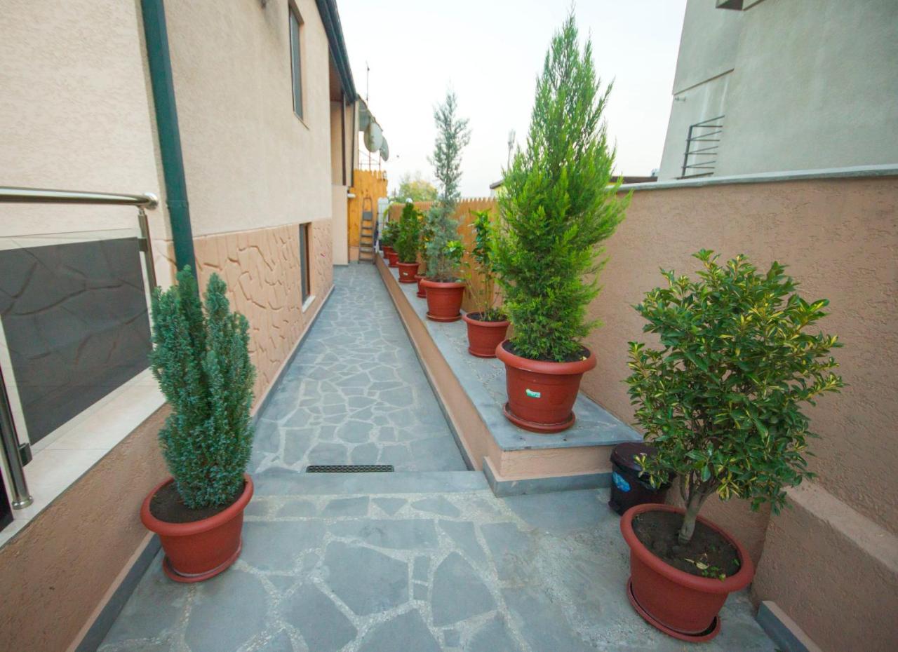 Hotel Elegant 2 Τυφλίδα Εξωτερικό φωτογραφία