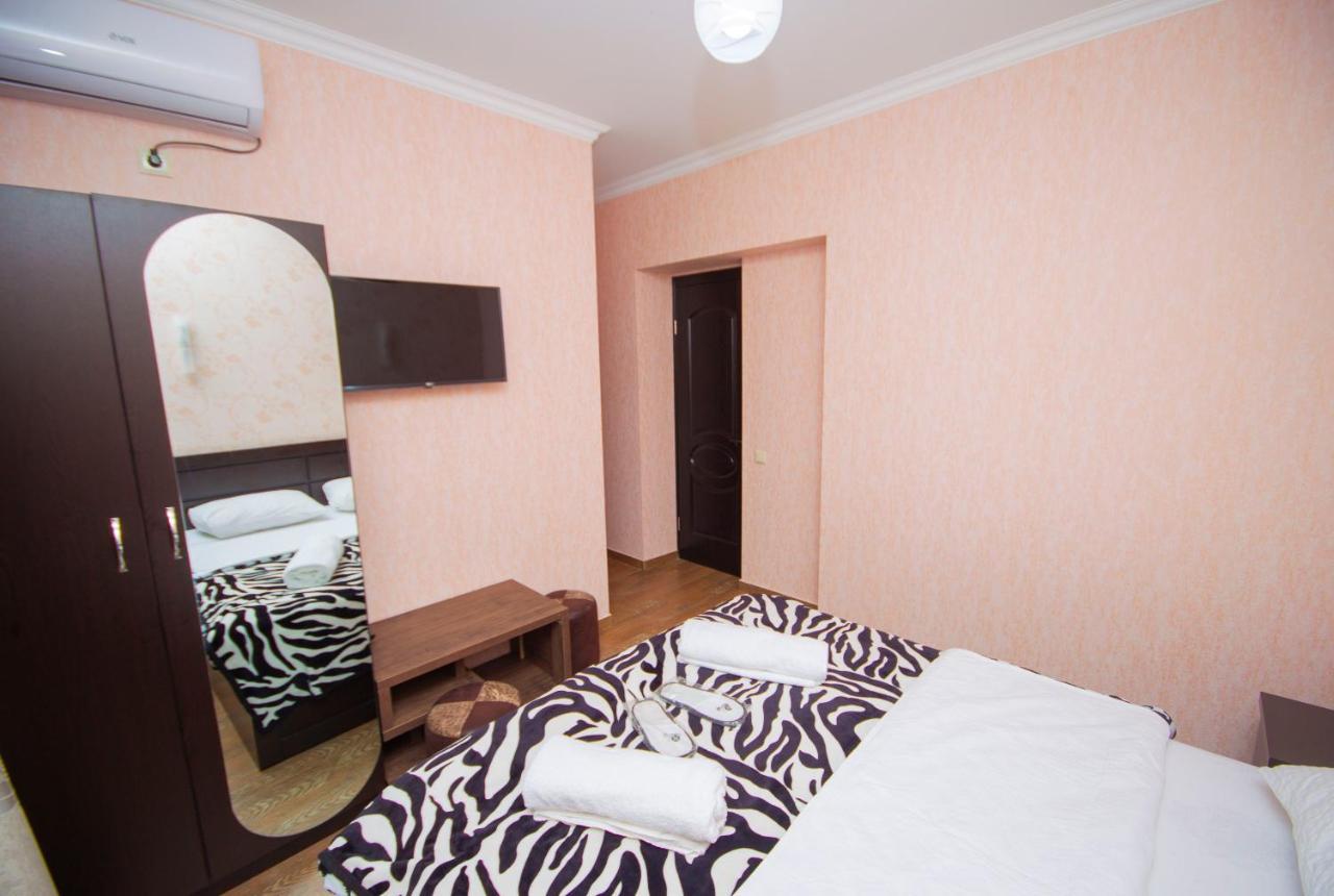 Hotel Elegant 2 Τυφλίδα Εξωτερικό φωτογραφία