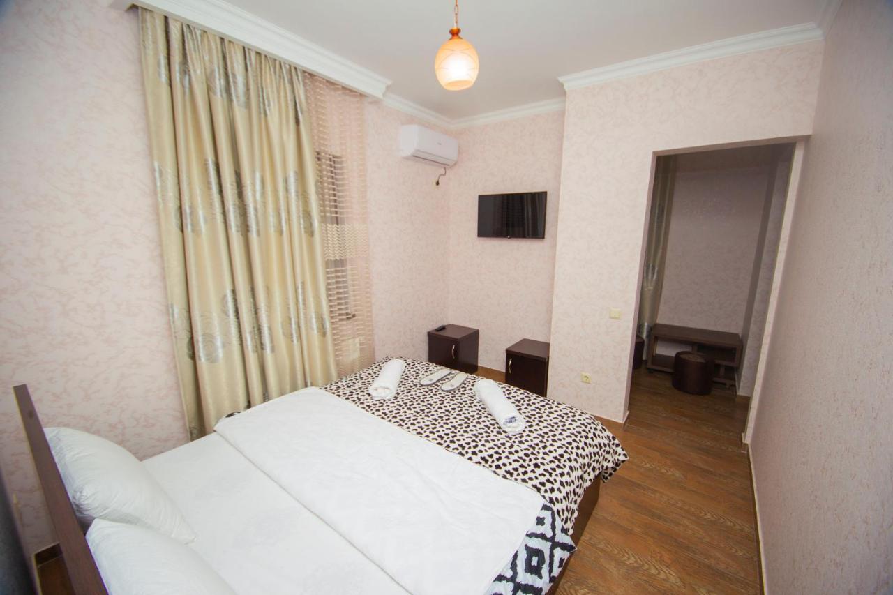 Hotel Elegant 2 Τυφλίδα Εξωτερικό φωτογραφία