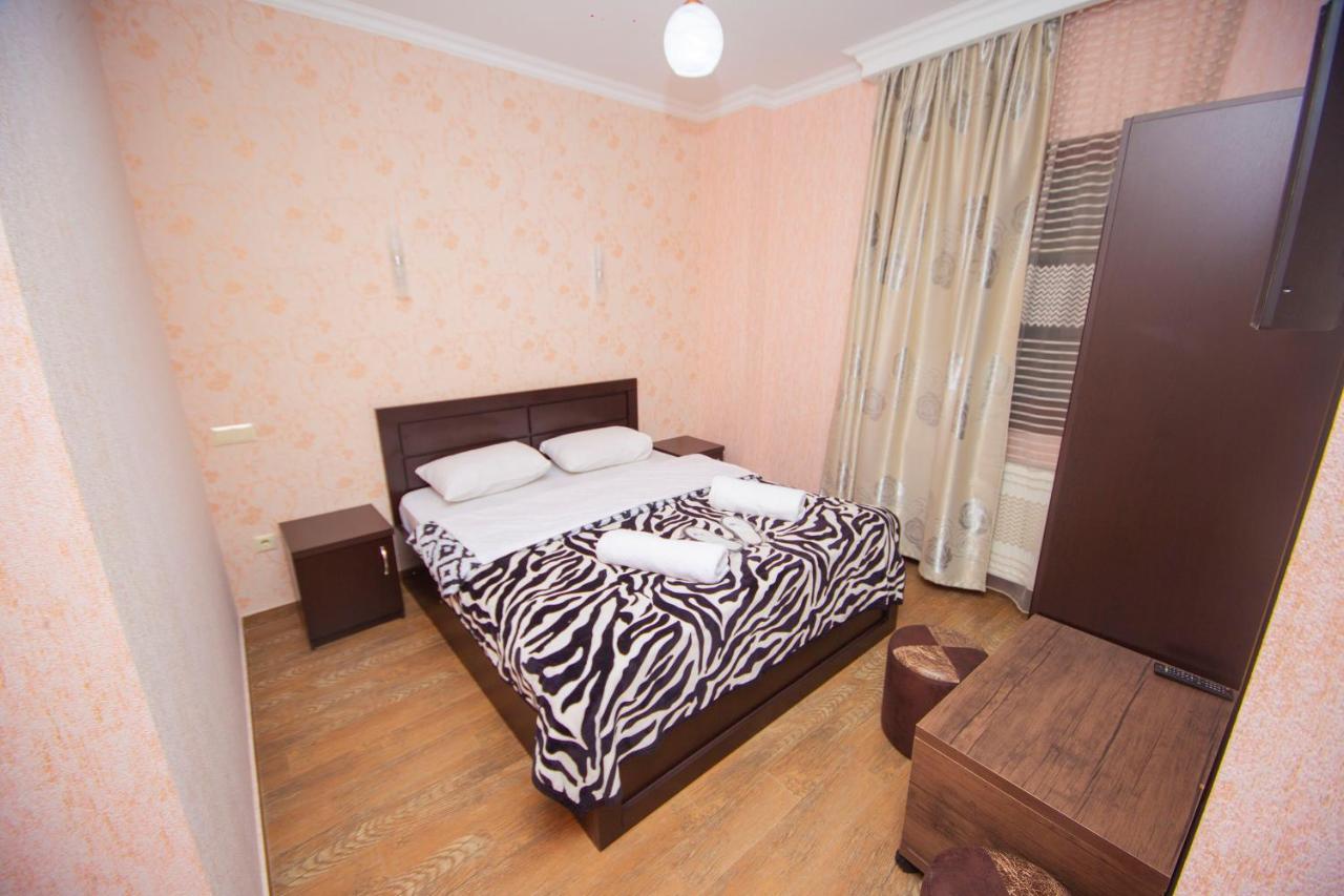 Hotel Elegant 2 Τυφλίδα Εξωτερικό φωτογραφία