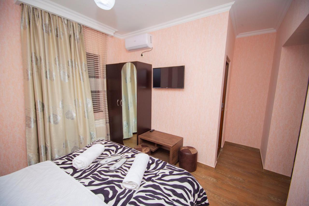 Hotel Elegant 2 Τυφλίδα Εξωτερικό φωτογραφία